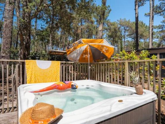 Staanplaatsen VIP 150 & Jacuzzi 2/6P