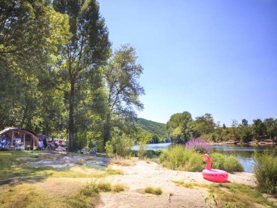 Standplaats-Rivier XL voor TENT, vanaf 125m2, Extra, overgangsgebied naar de rivier