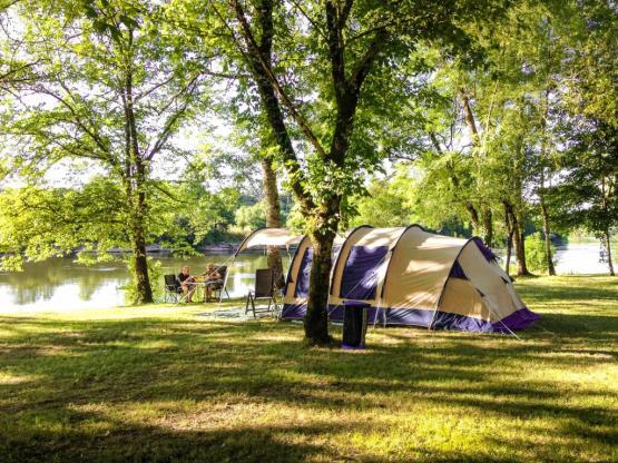 Standplaats-Rivier XL voor CARAVAN/CAMPER/TENT, vanaf 125 tot 177 m2.