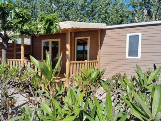 Stacaravan Premium  32m² - 2 slaapkamers met het oog op