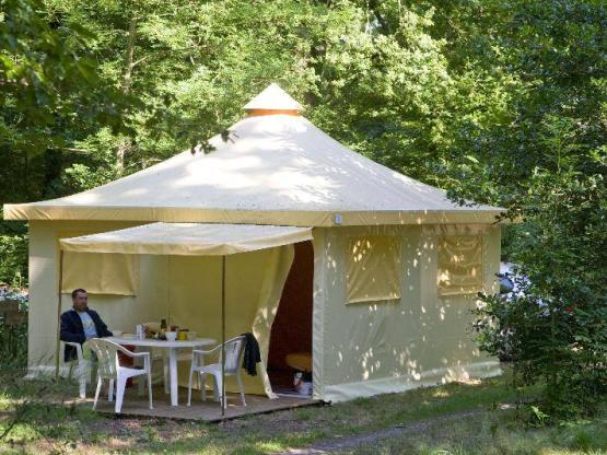 Bungalowtent FUNFLOWER ECO 20m² - 2 slaapkamers - zonder privé sanitair