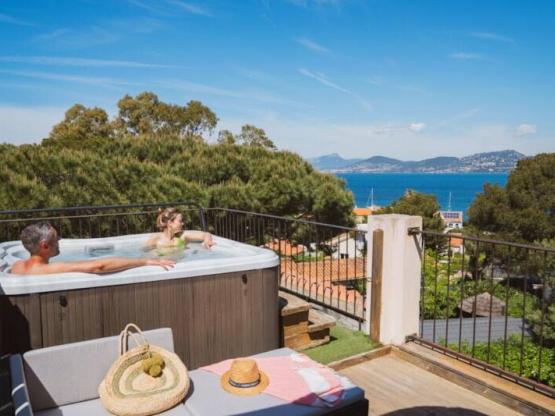 Appartement Bellevue - uitzicht op zee - Jacuzzi - Airconditioning en TV