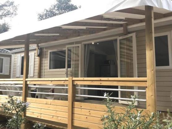 Stacaravan 36m² - airconditioning + TV + overdekt terras