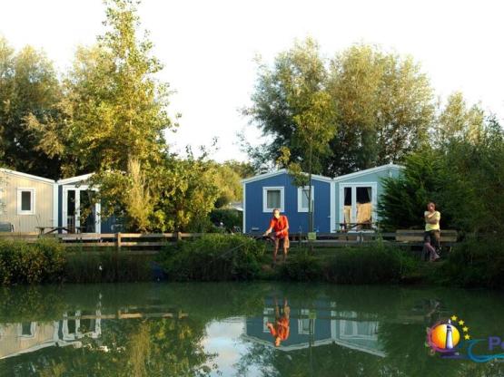 Standplaats comfort - voertuig - elektriciteit - water en afvoerpunt