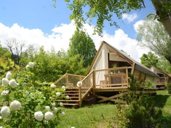 Tent LODGE Confort (met sanitair)