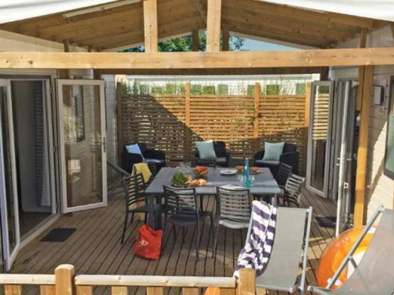 Stacaravan Archipel 6 slaapkamers + TV + overdekt terras