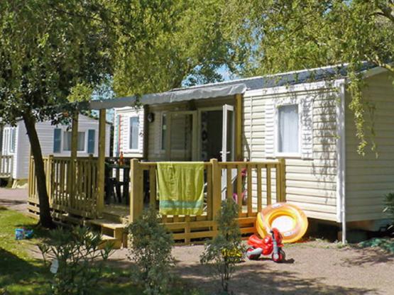 Stacaravan  Confort 4 slaapkamers + TV + overdekt terras