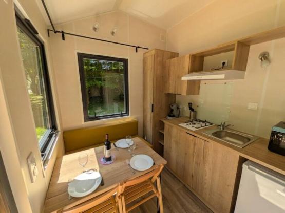 Mobil home  avec terrasse bois et jardin privé