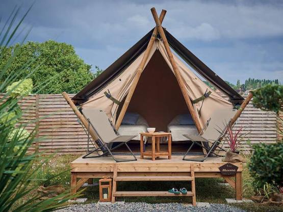 Lodge Moorea 5,5 m² op houten vloer van 11 m² - 1 slaapkamer met 2 bedden van 80/190.