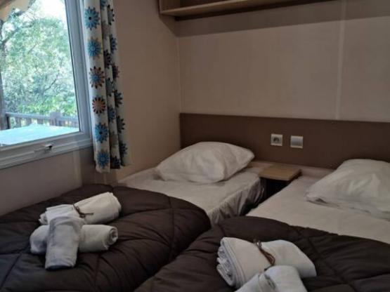 Stacaravan Family (3 slaapkamers waaronder één voor baby's)