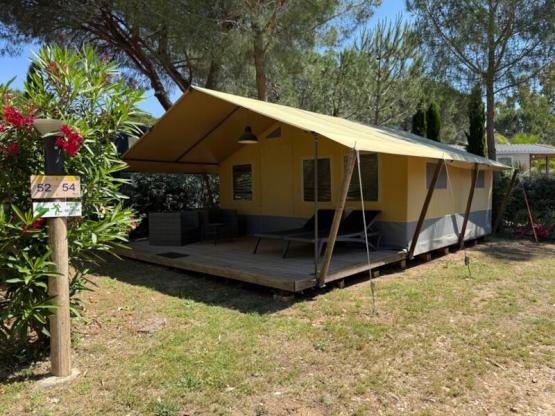 Safari Lodge 37 m2 (geen sanitair), 2 slaapkamers, overdekt terras