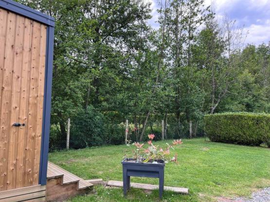 Standplaats tent Premium Sanitairgebouw electriciteit 13 amp