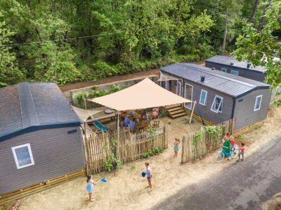 Stacaravan Tribu 5sk | PREMIUM 56m²- overdekt terras - 2 badkamers - TV - VW - Plancha - Gratis Wifi