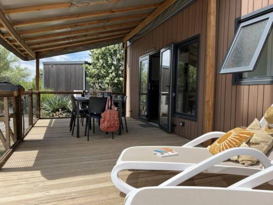 Homeflower Premium 35 m² 3 slaapkamers + terras 21m² + TV + LV +airconditioning+ plancha