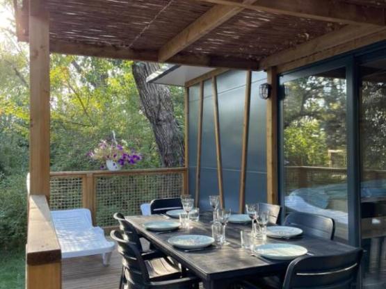 Chalet Confort 35m² 3 slaapkamers Half-schaduwrijk terras + airconditioning