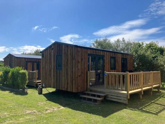 Stacaravan Cabine met Badkamer - 2 slaapkamers -