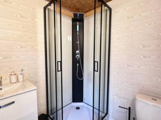 Standplaats Freecamp - staanplaats voorzien van individueel sanitair