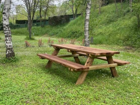 Standplaats Privilege XXL (150-200m²)  ligging bij het zwembad, Elektriciteit inbegrepen