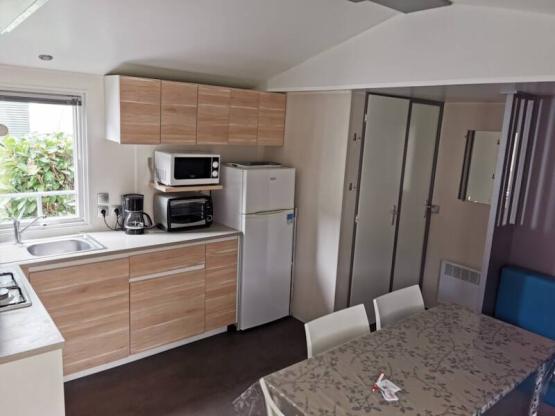 Mobil-home M°6  / 3 ch. + clim + grande terrasse vue rivière