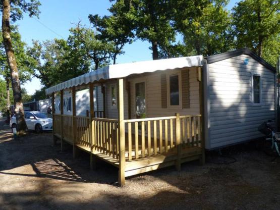 Stacaravan Standard 22-28m² - 2 slaapkamers - overdekt terras + TV