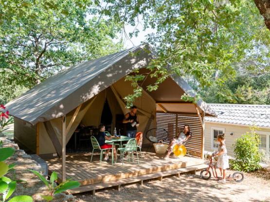 ECO-LODGE "le Safari"        La tête dans la Nature en Famille