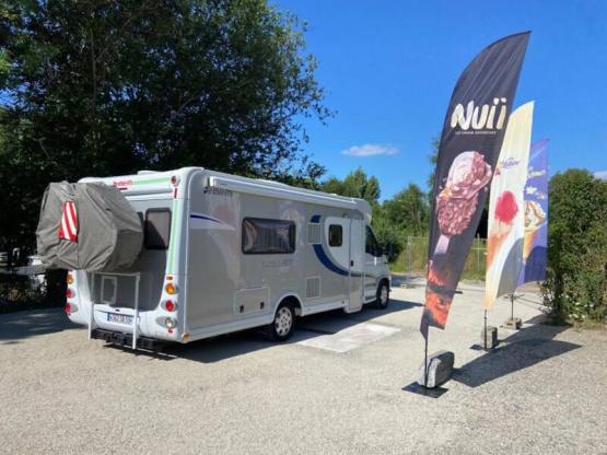 Camperplaats 64m² (aftappen, vullen en elektriciteit 6A inbegrepen)