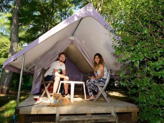 Tienda de campaña: parcela equipada con una tienda de lona de 1 dormitorio + terraza