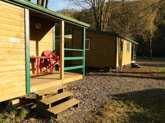 Chalet met 2 slaapkamers, keuken en apart toilet