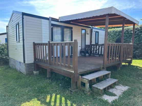 Stacaravan Confort BAHIA 27m² - 2 slaapkamers + Half-schaduwrijk terras