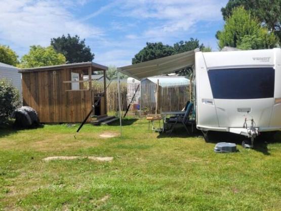 Pitch "Premium" + 1 vehicle + électricity