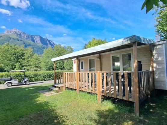 Stacaravan 2 slaapkamers + Airconditioning + Terras