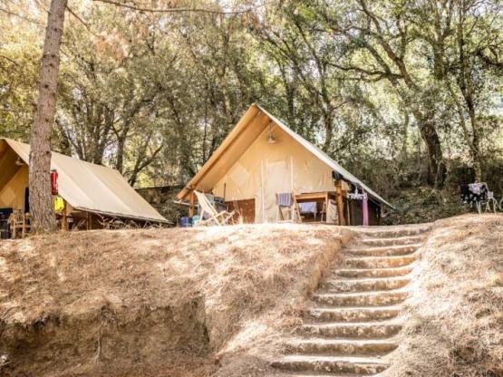 Gemeubileerde tent - 2 slaapkamers