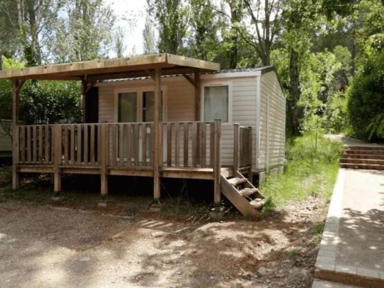 Mobilhome Confort 18m² met airconditioning Half-schaduwrijk terras