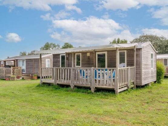 Standaard stacaravan 28m² - 3 slaapkamers + TV + Terras