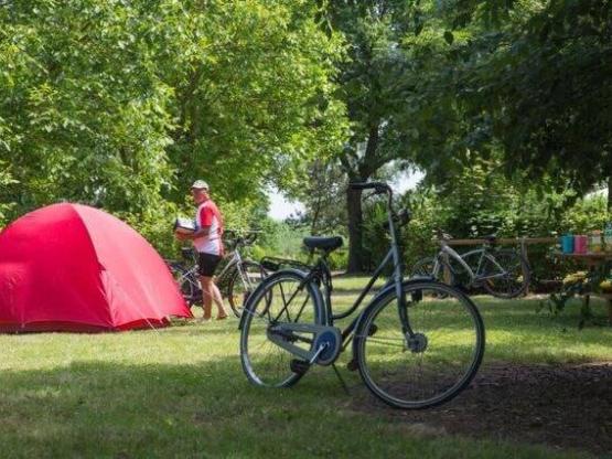 Campingplaats voor reizen 2 wielen (cyclo - motorfiets)