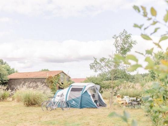 Pakket standplaats Premium (2personen + 1 voertuig inbegrepen)