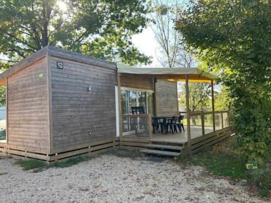 Stacaravan 2 slaapkamers 2 Badkamers 4 personen