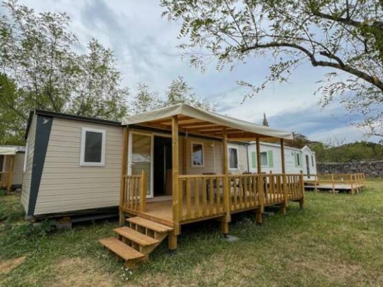 NIEUW Stacaravan - 3 slaapkamers met airconditioning Nesasio
