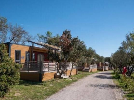 Ultimate Stacaravan - 40 m² - 3 slaapkamers - Verhoogd terras