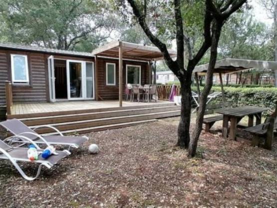 Mobil-home Comfort  - 28 m² - 3 chambres - TV - Clim - Terrasse surélevée