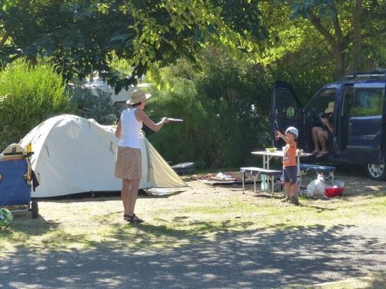 Kleine tentplaats zonder elektriciteit