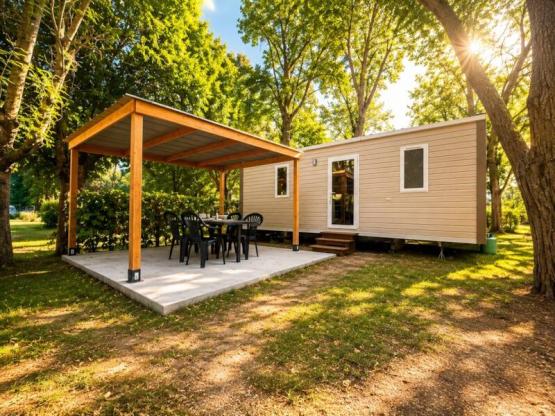 NEW // Stacaravan Confort 26m² 2 slaapkamers - Half-schaduwrijk terras + TV