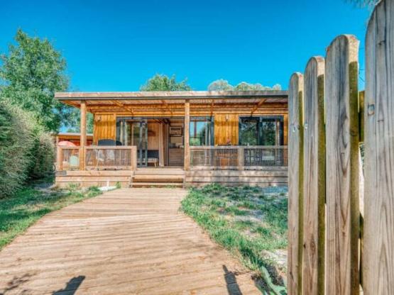Premium Chalet Maine 2 slaapkamers - TV - Vaatwasmachine - NEW 2025, PRIVE PONTON !