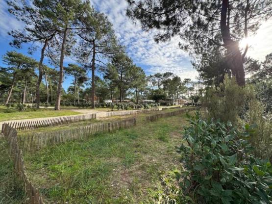 Gedeelde staanplaats 2 fietsen/Voetganger + tent