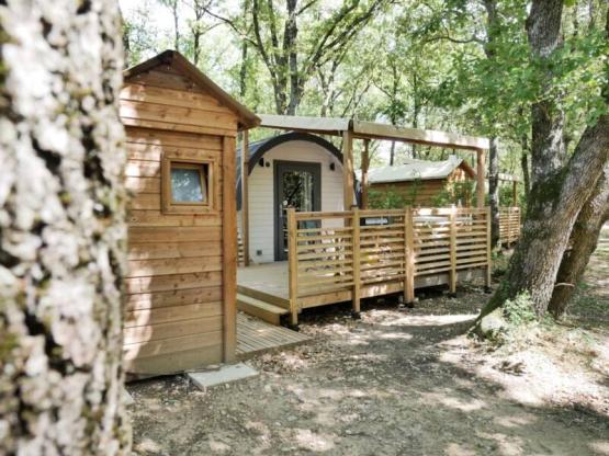 Barrel "Cocon" confort 15m² (1 chambre - 2/4pers.) + Terrasse couverte 9m² + TV
