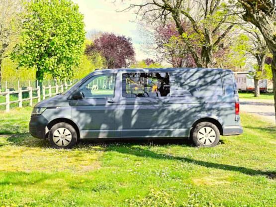 Grand Confort Standplaats - 1 voertuig + 6A elektriciteit