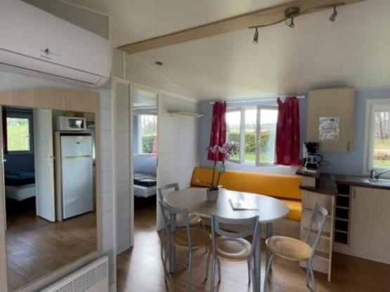 Stacaravan Confort 33,5 m²  3 kamers + Half-schaduwrijk terras + Airco