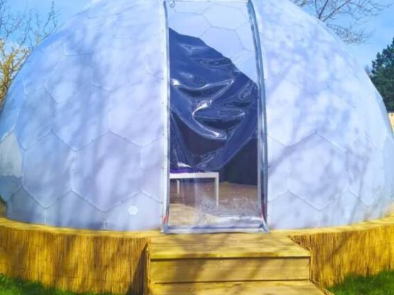 Dome/Igloo Glamping