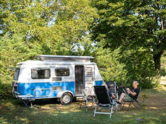 Forfait camping (standplaats, 2 personen, 1 voertuig)