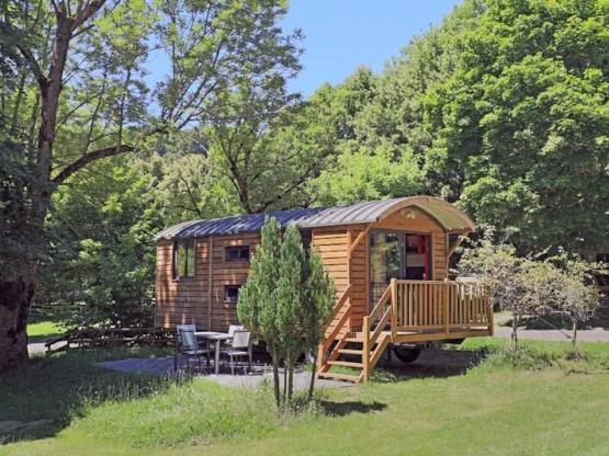 LODGE MET UITZICHT OP HET MEER